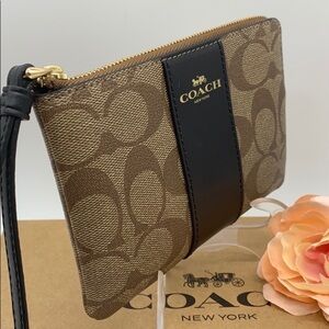 NWT Coach Brown Corner Zip Wristlet with Black Accent 2 Credit Card Slots